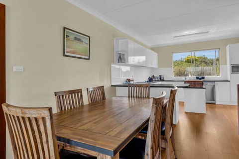 Cliffhanger - Events Australia 4