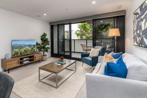 Chic 3-Bed In Central With Pool, Sauna And Gym - Events Australia 0