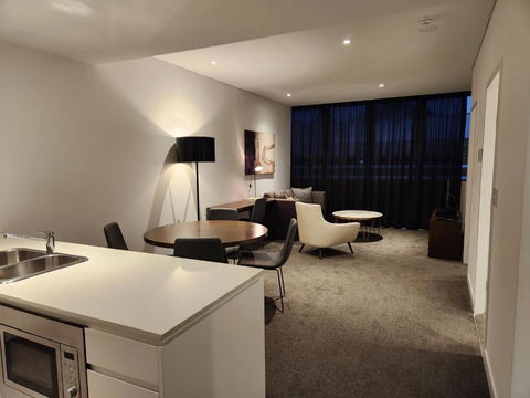 Chatswood CBD Modern Apartment - Events Australia 1