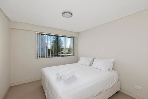 Coast Apartments 14, Apartment With 3 Bedrooms And Roof Top Pool - Events Australia 3