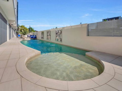 Coastal 2-Bed With Parking & Pool By The Ocean - Events Australia 1