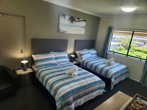 Coastal Breeze Studio- Steps From CBD,Stadium&Ferry - Events Australia 0