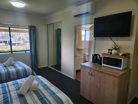 Coastal Breeze Studio- Steps From CBD,Stadium&Ferry - Events Australia 3