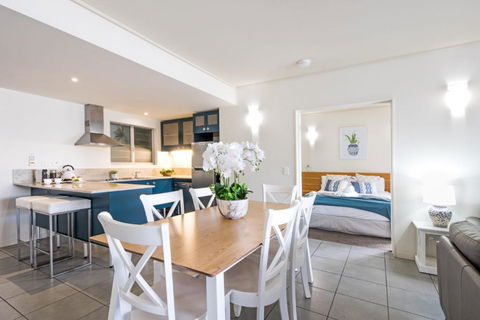 Coastal Charm On Airlie - Events Australia 4