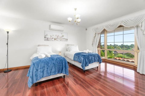Coastal Comfort 4BR Vacation Home In Hallett Cove - Events Australia 2