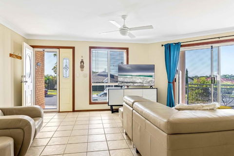 Coastal Delight In Shellcove - Events Australia 4