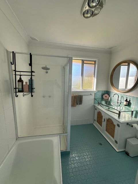 Coastal Escape Noraville - Family Friendly Home - Woodfire Pizza Oven - Events Australia 1