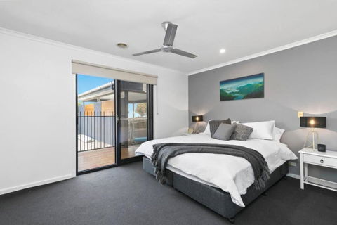 Coastal Escape On Highlander - Events Australia 2