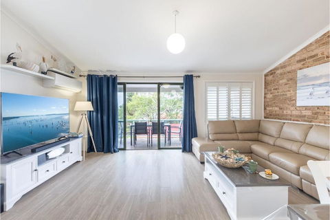 Coastal Paradise At Fore Dek 3, 17 Soldiers Point Road - Water Views, Linen, Wi-Fi, Air Con - Events Australia 2