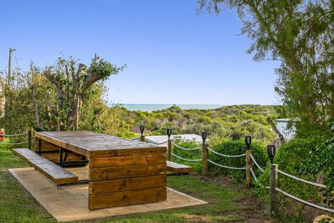 Coastal Pine - Events Australia 0