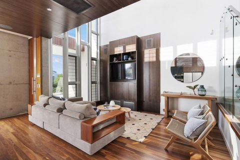 Coastal Retreat With Ocean Views - Events Australia 0