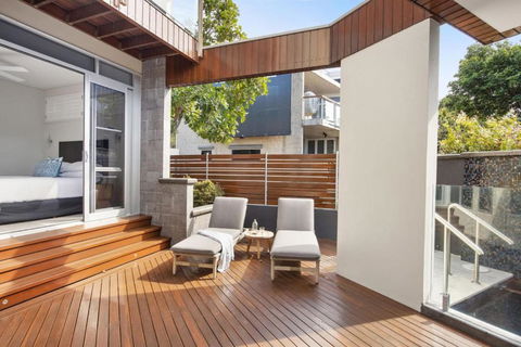 Coastal Retreat With Ocean Views - Events Australia 1