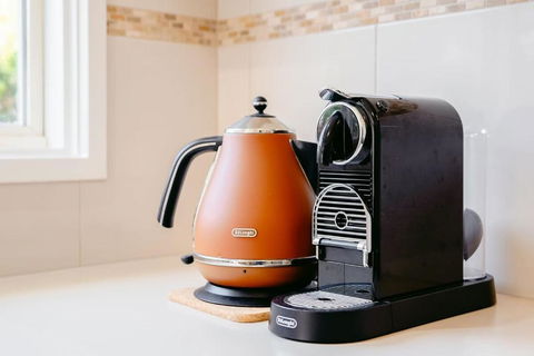 Coastal Rosebud Family Home - Steps From The Beach - Events Australia 4