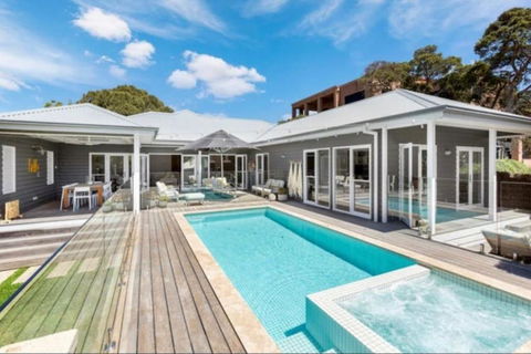 Coastal VILLA CHILL Superior Style Summer Vibe - Events Australia 0