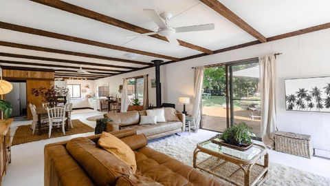 Coastal Vintage Cottage Brimming With Character And Charm Just Moments To Beaches, Bay And Cafes - Events Australia 0