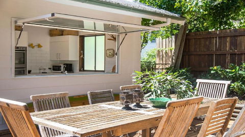 Coastal Vintage Cottage Brimming With Character And Charm Just Moments To Beaches, Bay And Cafes - Events Australia 1