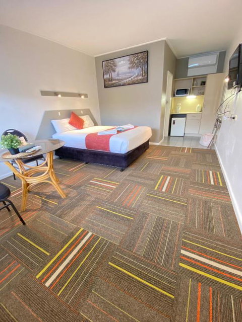 Cobb Inlander Motel - Events Australia 4