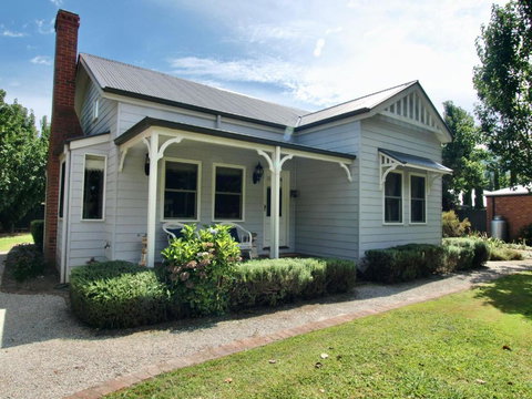 Collins Cottage - Luxury Accommodation - Events Australia 1