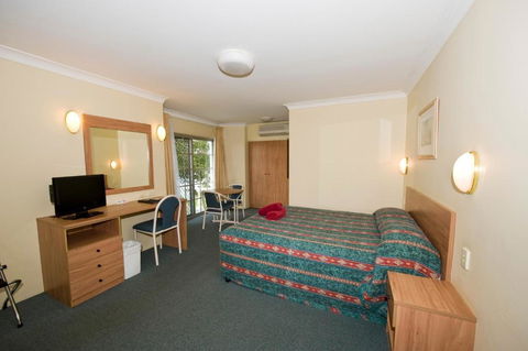 Colonial Court Motor Inn - Events Australia 4