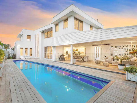 Coastal Luxe - 200m To The Beach Plus Pool - Events Australia 0