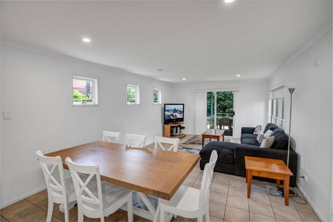 COOLAMAINE 1 Rainbow Beach - Events Australia 2