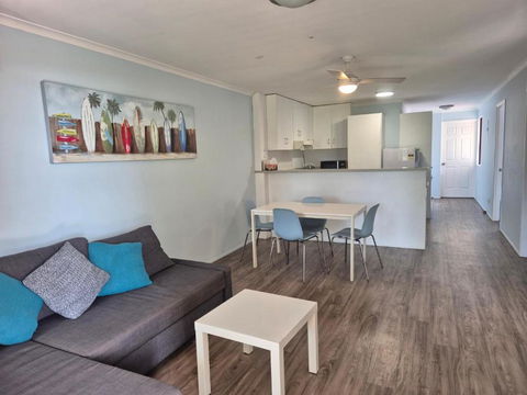 Cosy Beach Pad - Two Bedrooms - Tourism Bookings 0