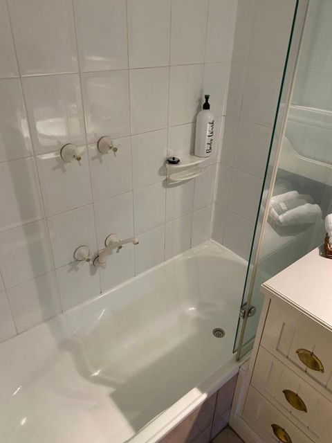 Creek Cottage Bed And Breakfast Traralgon - Events Australia 4