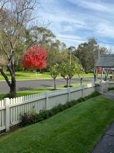 Creek Cottage Bed And Breakfast Traralgon - Events Australia 3