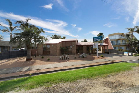 Cunningham Shore Motel - Events Australia 3