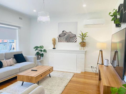 D133 St Alban Station Stay - Events Australia 0