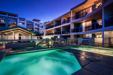 2BR Coolum Beach Escape , Courtyard, Pool, Spa, Tennis - Tourism Bookings 2