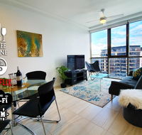 2BR Food  Drink Hub  Gym Pool Views Roof Terrace - Events Australia