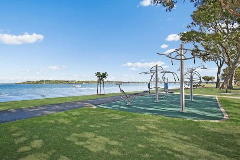2nd Floor Unit With Water Views And Pool - Karoonda Sands, Bongaree - Tourism Bookings 1