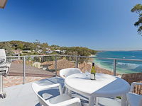 3 'Sebastapol' 66 Thurlow Avenue - gorgeous unit overlooking Dutchies Beach