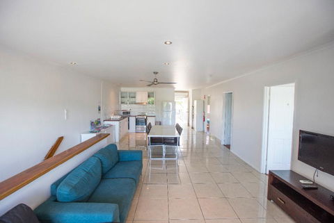 3 Bedroom Apartment // Spence St - Events Australia 0