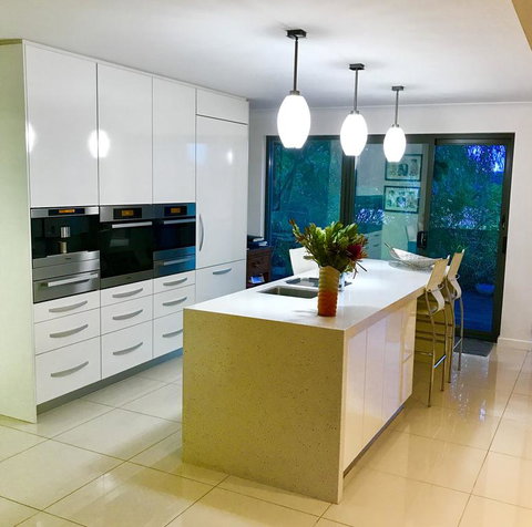 3 Divas Luxury Accommodation - Events Australia 1