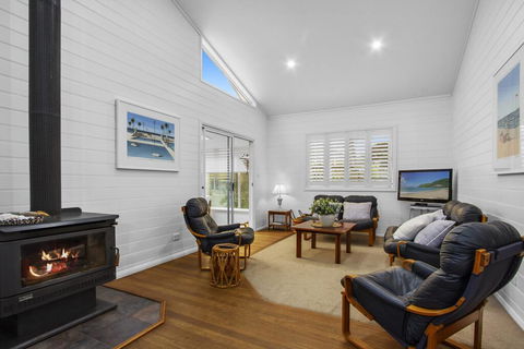 3 Macleay St, Narrawallee - Events Australia 2