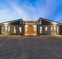 3 WISE MONKEYS MANSFIELD - Tourism Bookings