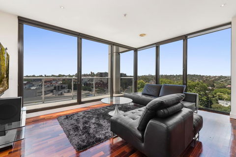3-Bed Apartment With Parking Near Parks And Dining - Events Australia 2