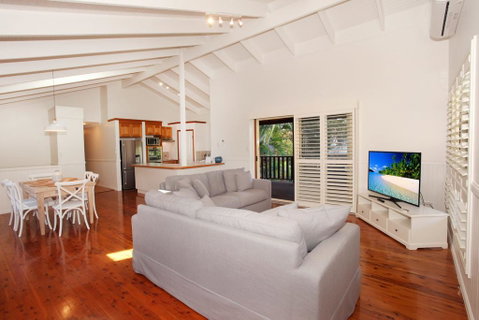 30 Scrub Road, Coolum Beach - Linen Incl, WiFi - Tourism Bookings 3