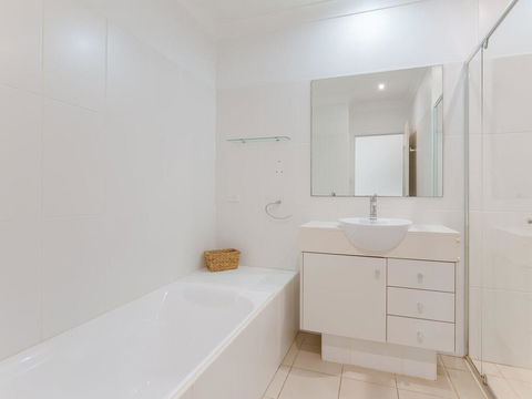 356 ' Oaks Pacific Blue', 265 Sandy Point Rd - Air Conditioned, Direct Pool Access And Suited For Disability - Tourism Bookings 1