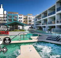 3BR Coolum Beach Escape  Courtyard Pool Spa Tennis