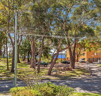 4 'Magnus Gardens' 7 Magnus St - beautiful air conditioned unit with filtered water views  WIFI - Tourism Bookings