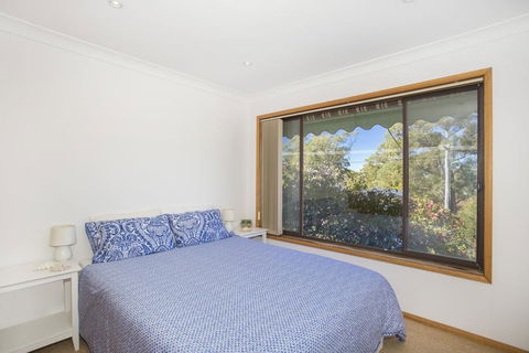 57 Carroll Ave Mollymook Beach - Relaxed Homely Retreat - Events Australia 3