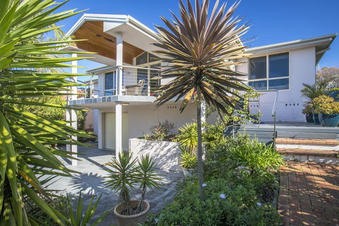 58 Seaview St - Summer Days - Events Australia 0