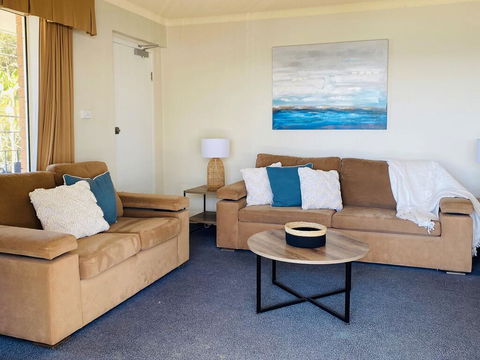 6 'SHOAL TOWERS', 11 SHOAL BAY RD - STUNNING WATER VIEWS & PERFECT LOCATION - Events Australia 1