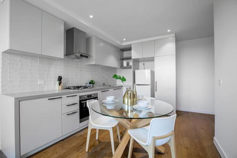 61, Boutique One-bedroom, Boxhill Central, Mall - Events Australia 2