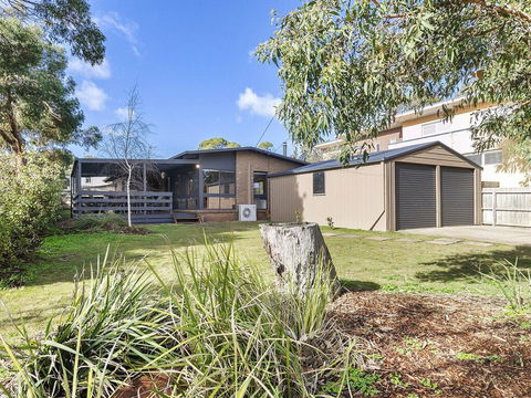 62 BINGLEY PARADE RIVERSEA HOUSE - Events Australia 0