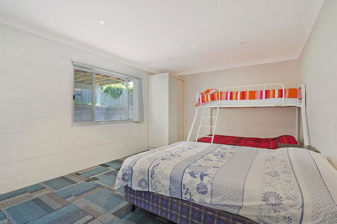 81 Dalmeny Drive - Beach House - Events Australia 3