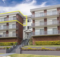 9 'Adriana' 83 Ronald Avenue - fabulous views  aircon - Events Australia